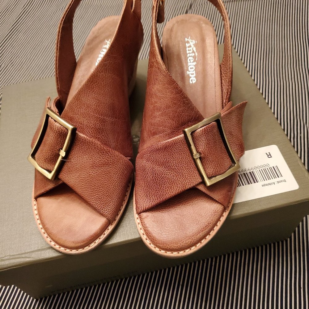 Leather sandals